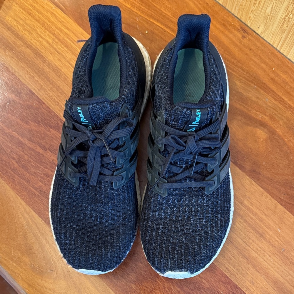 Men's Navy Adidas parley Running Shoes size 7.5